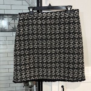 Boucle skirt with fringe bottom